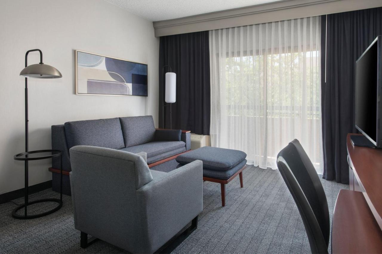 Courtyard By Marriott Baltimore Хънт Вали Екстериор снимка