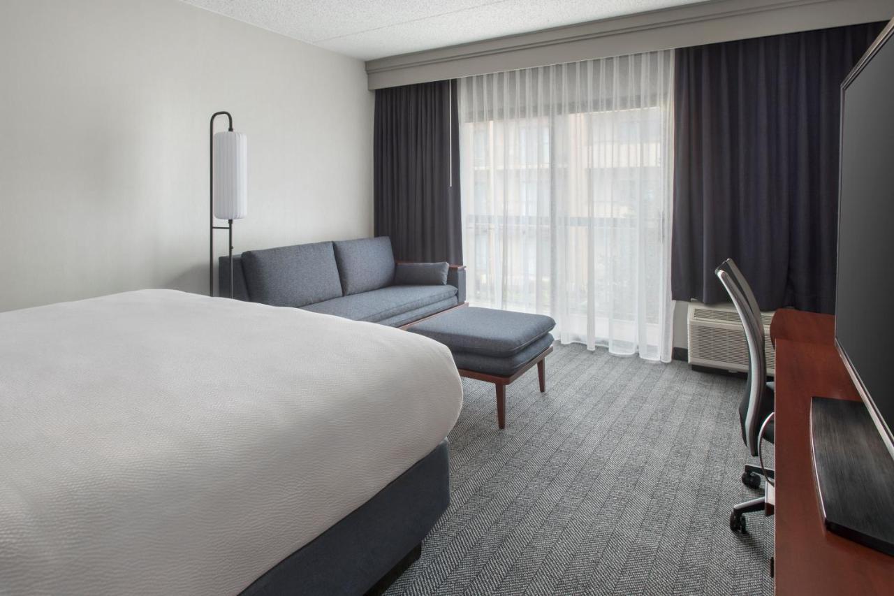 Courtyard By Marriott Baltimore Хънт Вали Екстериор снимка