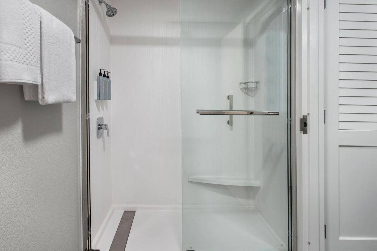 Courtyard By Marriott Baltimore Хънт Вали Екстериор снимка