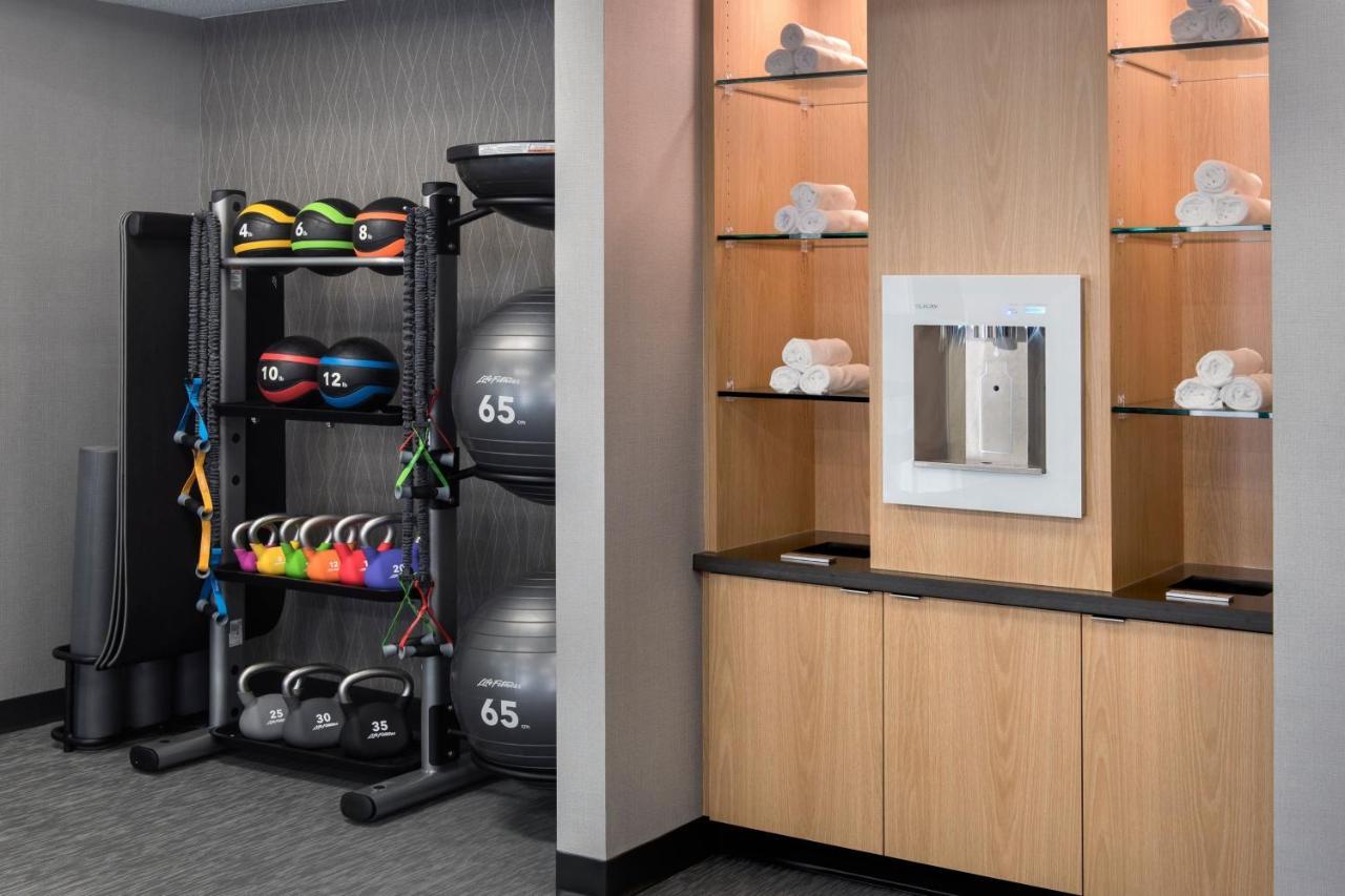 Courtyard By Marriott Baltimore Хънт Вали Екстериор снимка