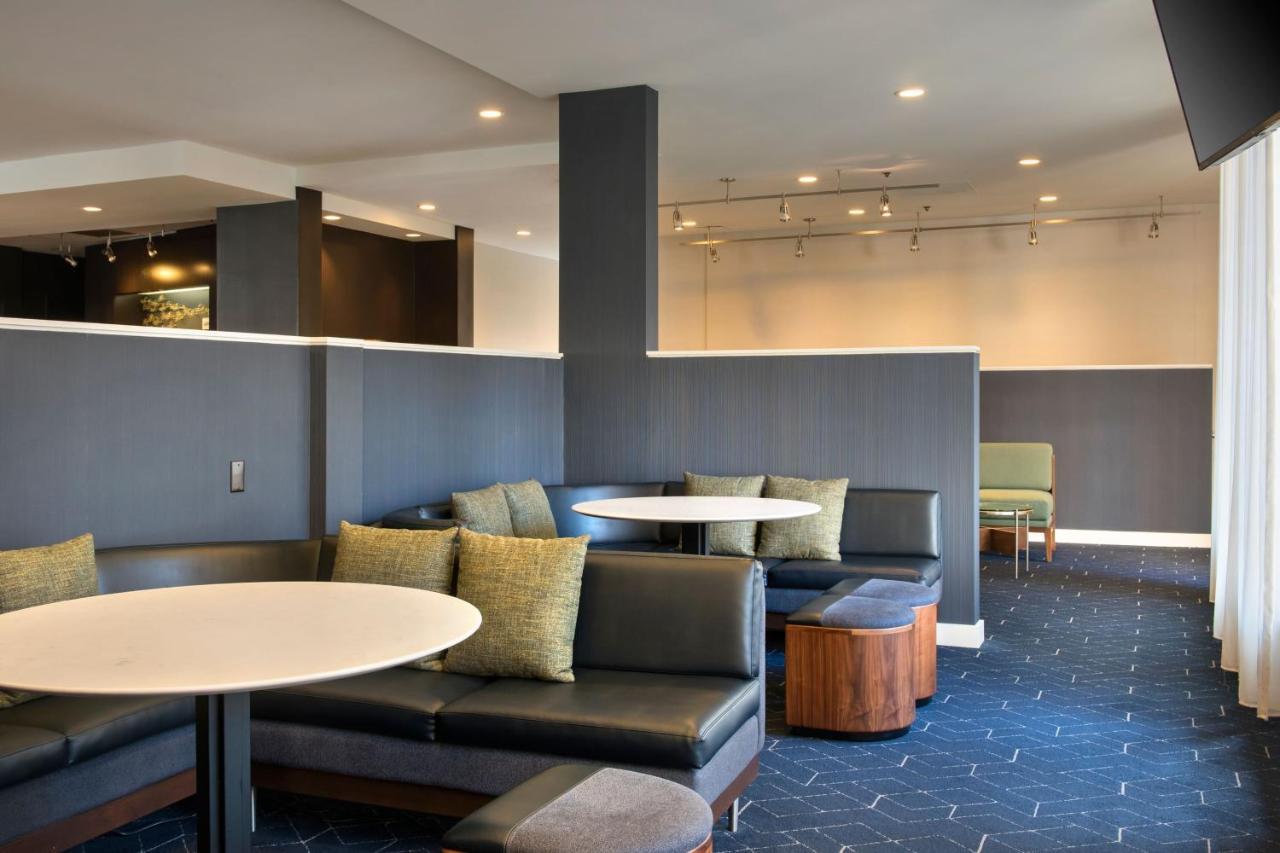Courtyard By Marriott Baltimore Хънт Вали Екстериор снимка