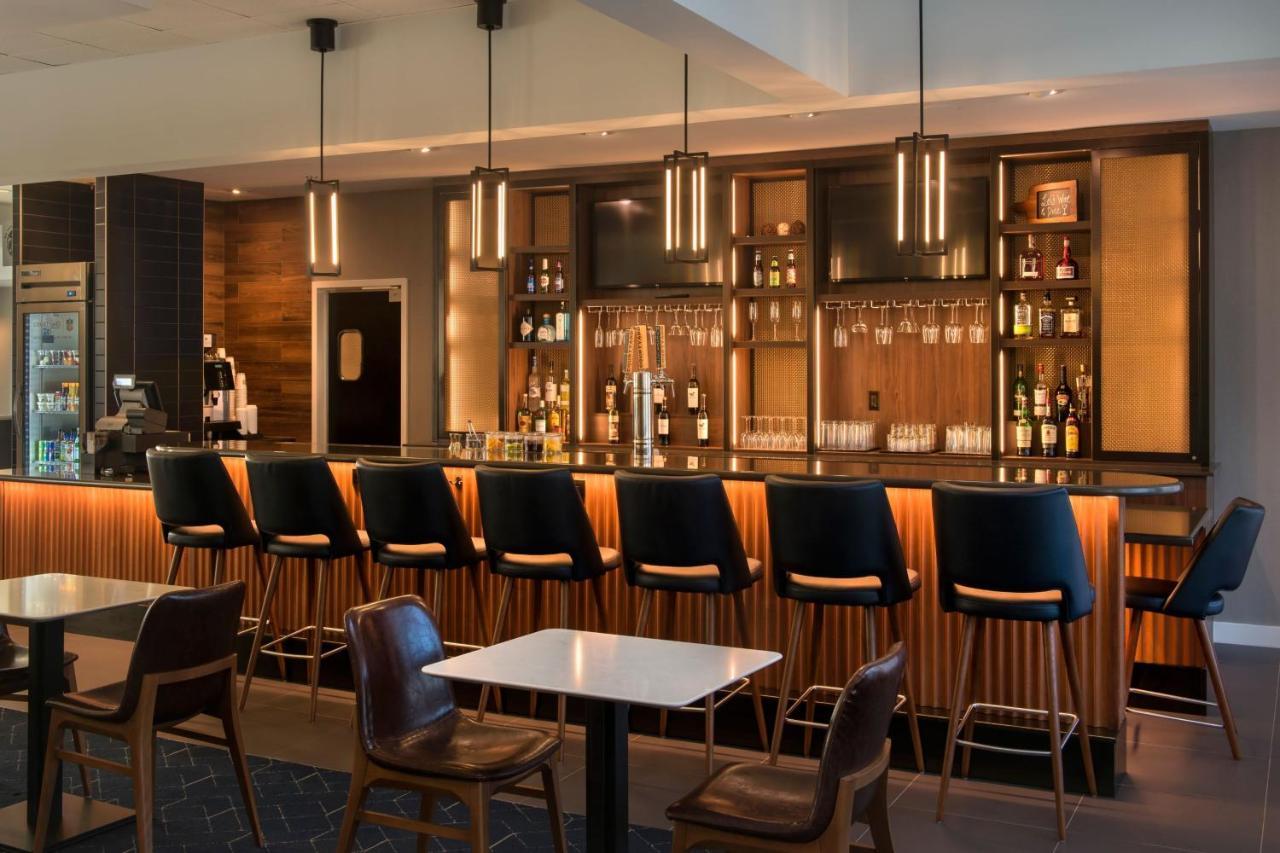 Courtyard By Marriott Baltimore Хънт Вали Екстериор снимка