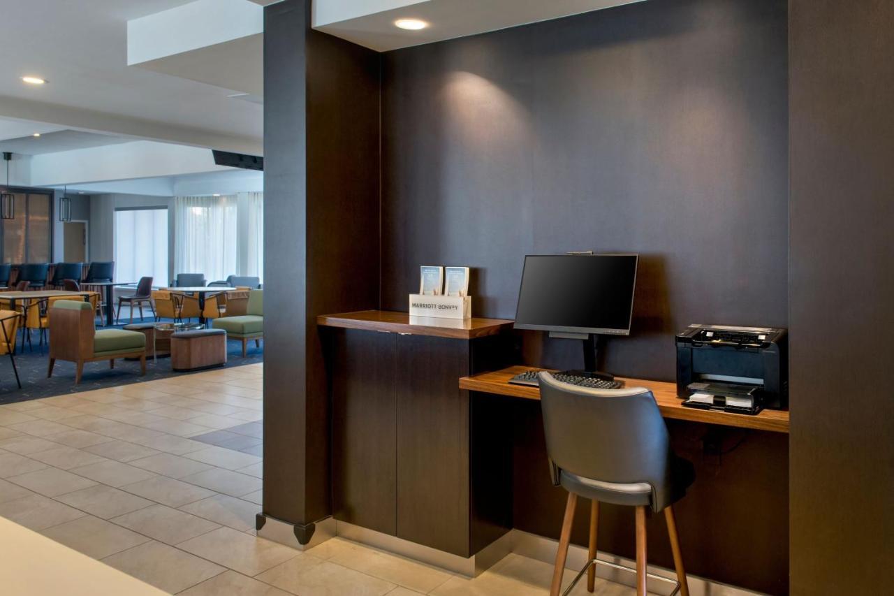 Courtyard By Marriott Baltimore Хънт Вали Екстериор снимка