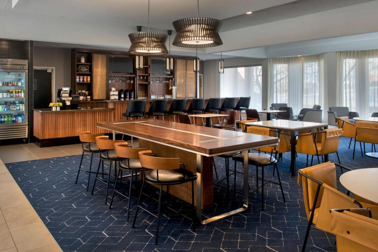 Courtyard By Marriott Baltimore Хънт Вали Екстериор снимка