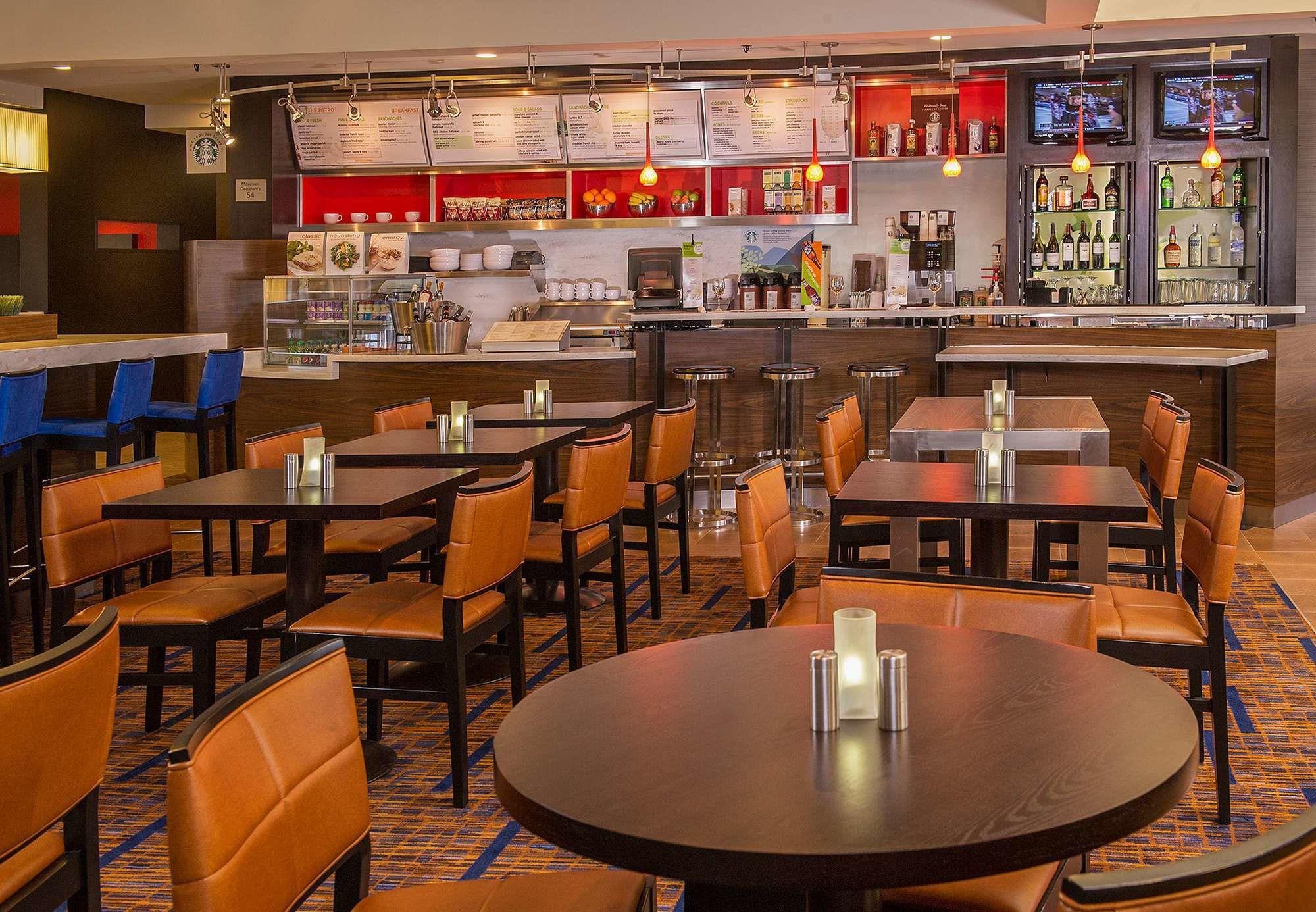 Courtyard By Marriott Baltimore Хънт Вали Екстериор снимка