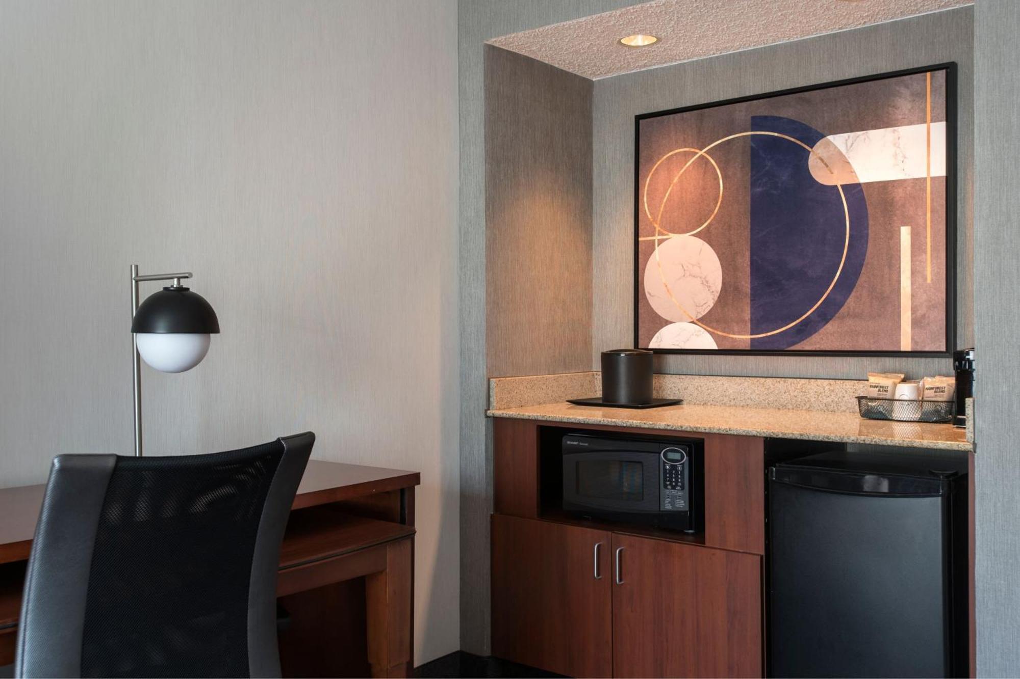 Courtyard By Marriott Baltimore Хънт Вали Екстериор снимка
