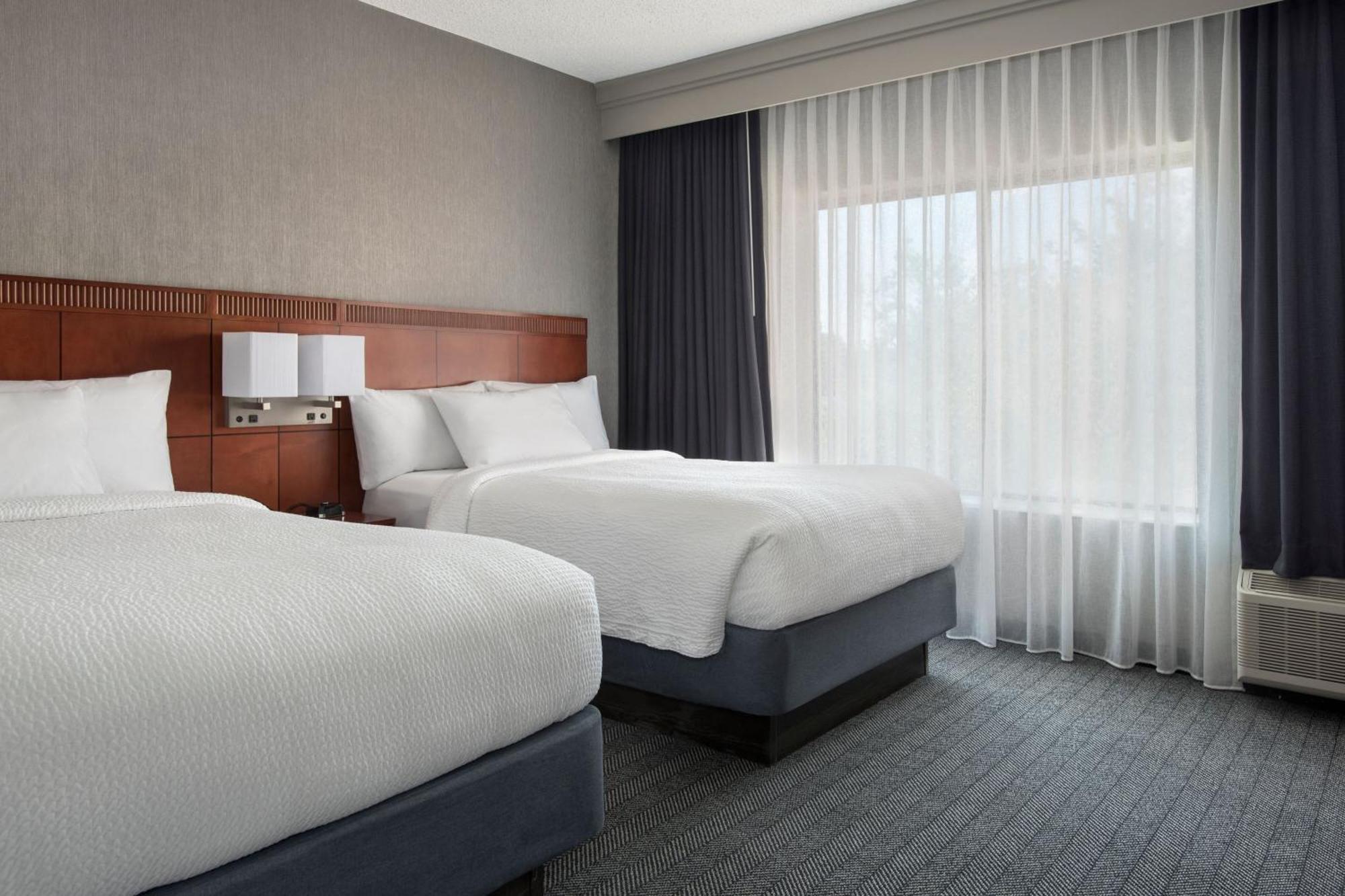 Courtyard By Marriott Baltimore Хънт Вали Екстериор снимка