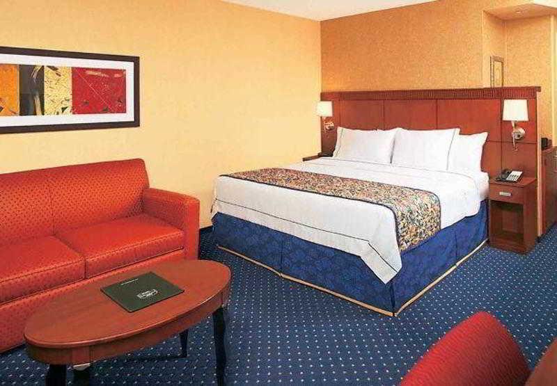 Courtyard By Marriott Baltimore Хънт Вали Стая снимка