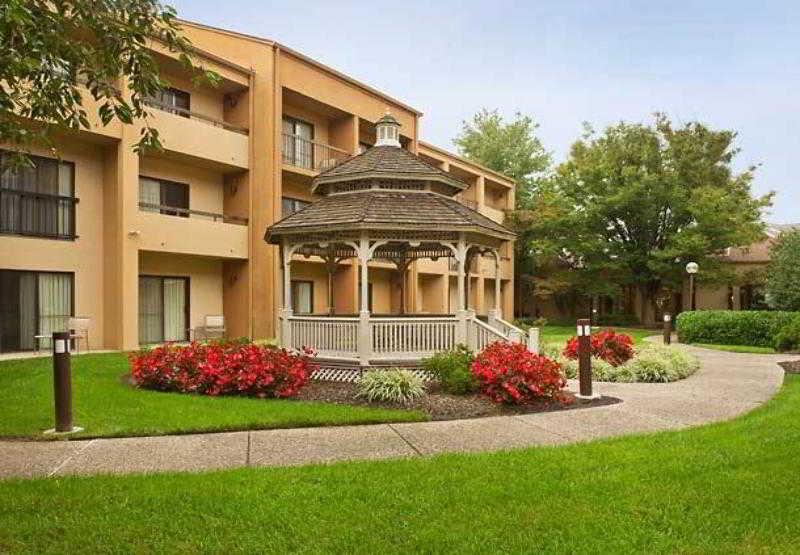 Courtyard By Marriott Baltimore Хънт Вали Екстериор снимка